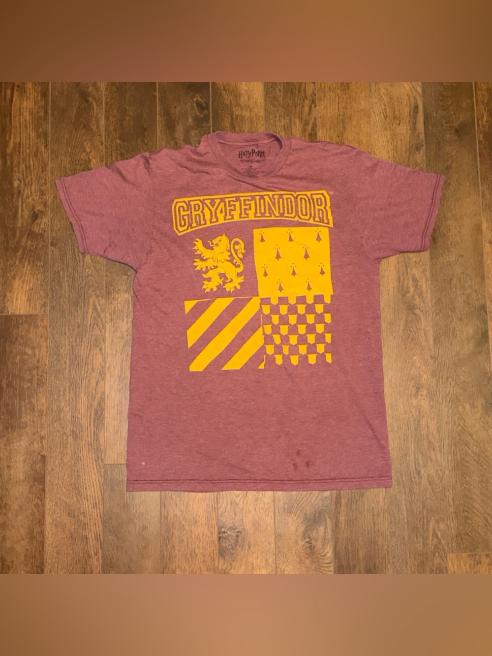 Red Harry Potter unisex Gryffindor T-shirt red and gold size medium